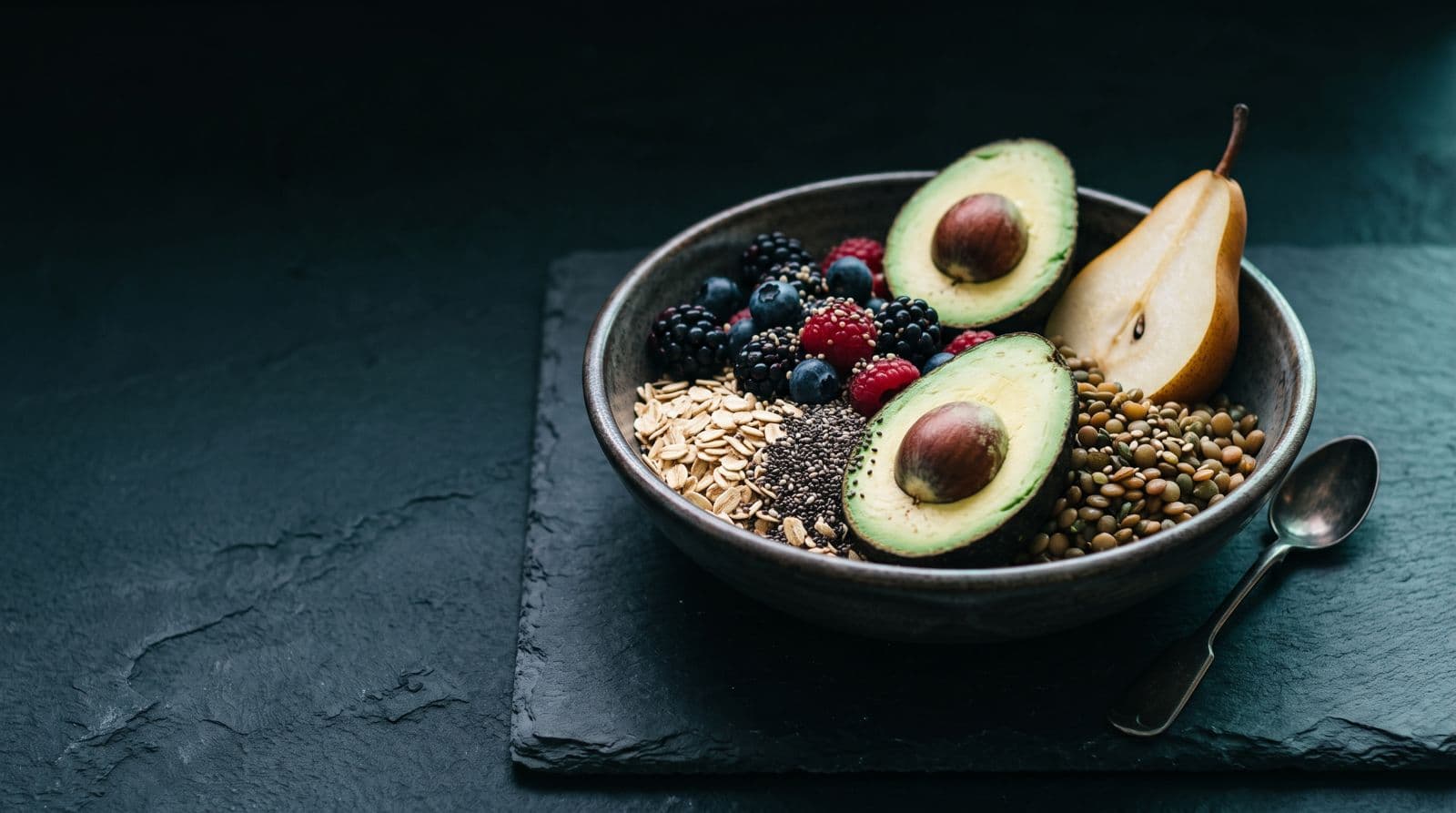 How Much Fiber Should You Eat for Fat Loss? (The Number Most Cuts Miss)